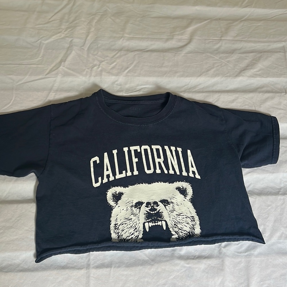 Cropped t shirt. J. Galt